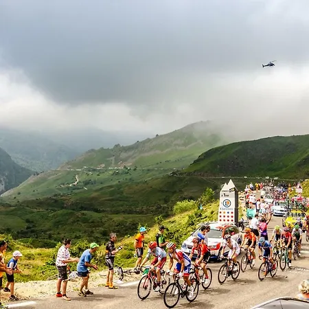 Couette-café Pyrenees Cycling *